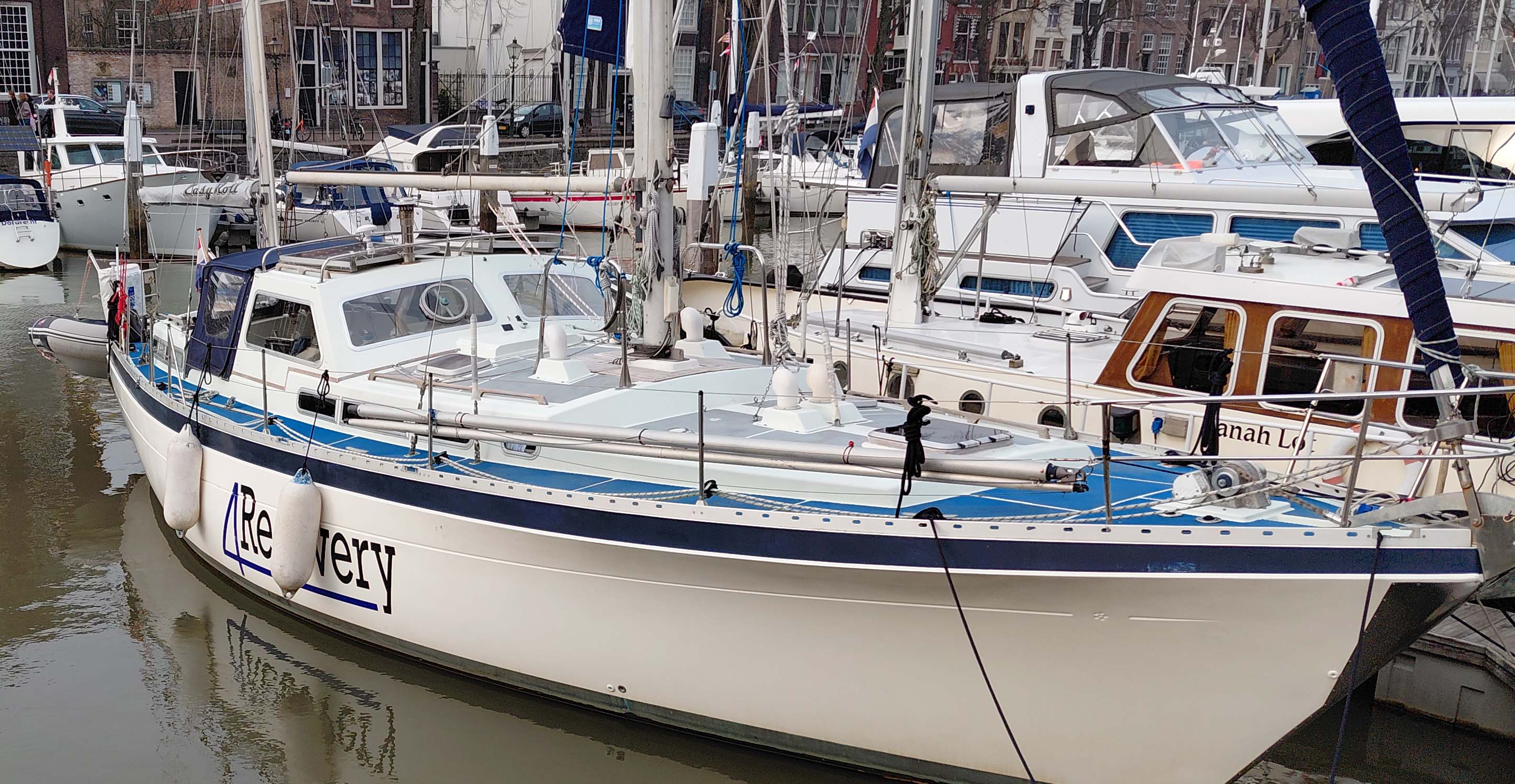 Moody 42 in misty harbour